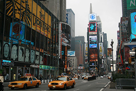 移民美国：如何选择EB-1A杰出人才与NIW国家利益豁免？